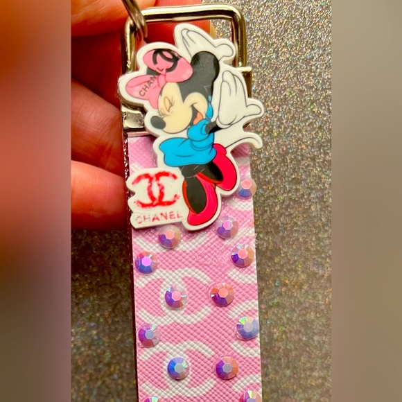 Handmade Minnie Mouse Bedazzled Key Fob - Picture 2 of 5